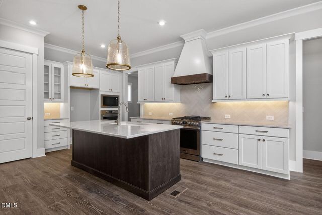 694 Mollie Mdw Drive, Zebulon, NC 27597