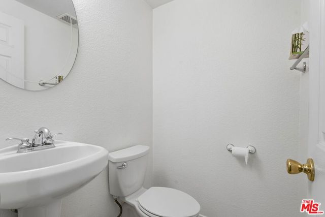 18550 Hatteras Street 45, Tarzana, CA 91356