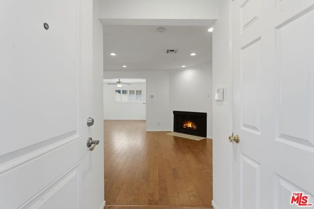 18550 Hatteras Street 45, Tarzana, CA 91356