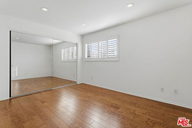 18550 Hatteras Street 45, Tarzana, CA 91356