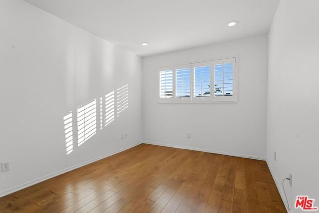 18550 Hatteras Street 45, Tarzana, CA 91356