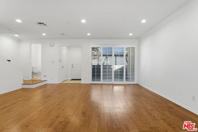 18550 Hatteras Street 45, Tarzana, CA 91356