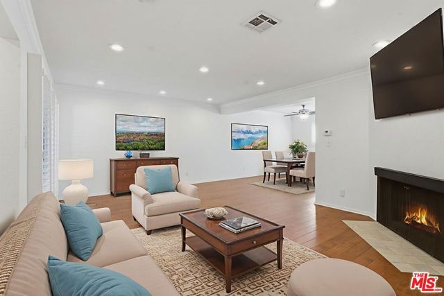 18550 Hatteras Street 45, Tarzana, CA 91356