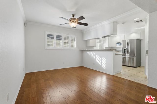 18550 Hatteras Street 45, Tarzana, CA 91356