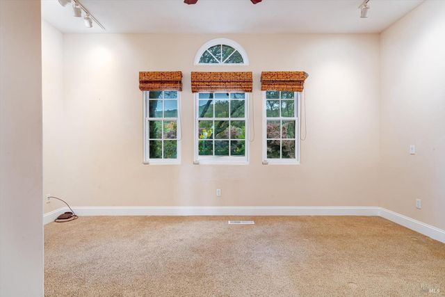 405 London Way, Sonoma, CA 95476