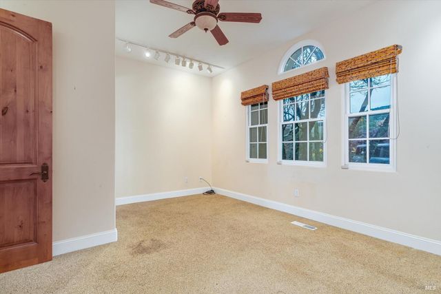 405 London Way, Sonoma, CA 95476