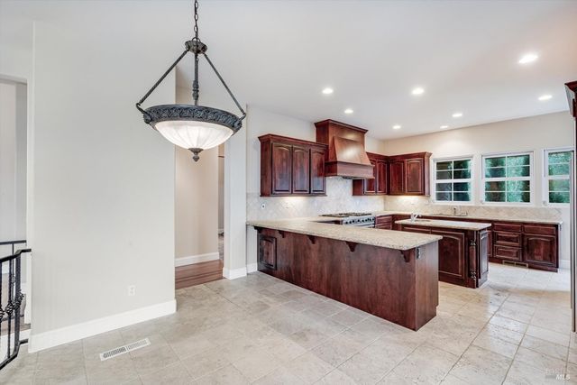 405 London Way, Sonoma, CA 95476