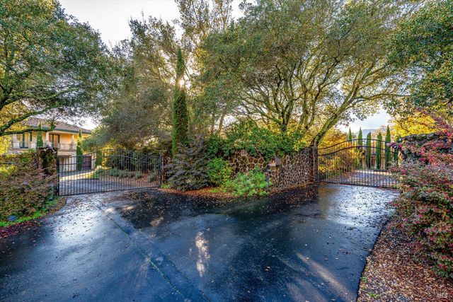 405 London Way, Sonoma, CA 95476