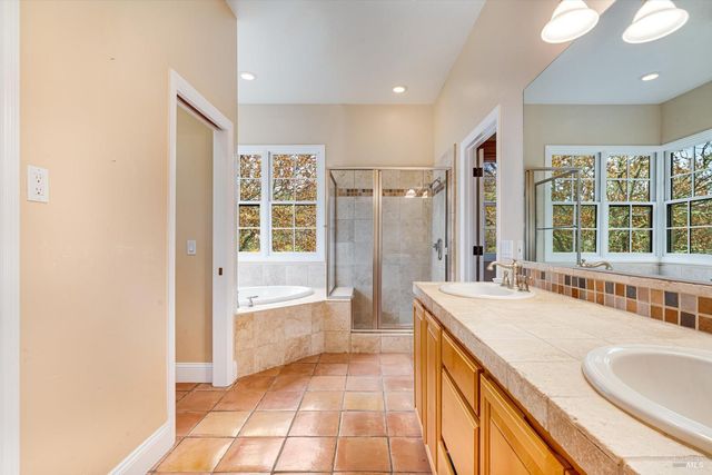 405 London Way, Sonoma, CA 95476