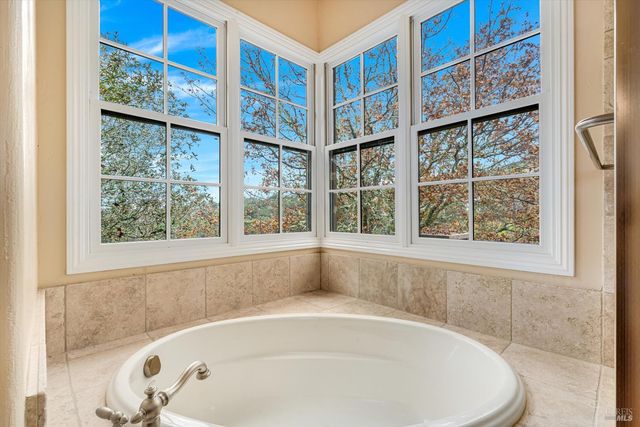 405 London Way, Sonoma, CA 95476