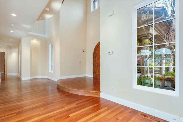 405 London Way, Sonoma, CA 95476