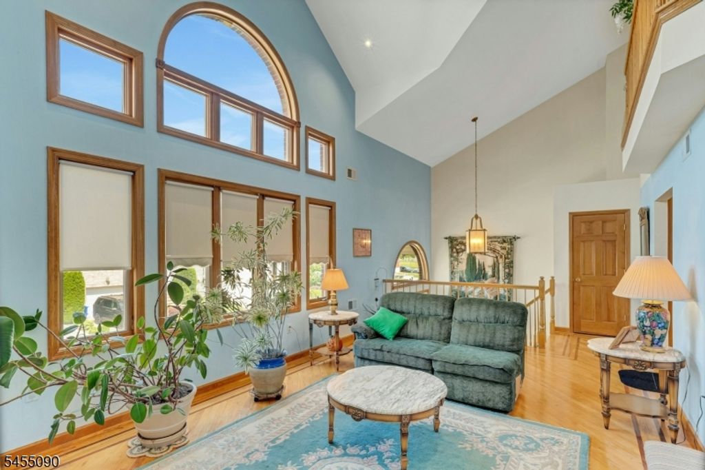 214 Van Buren St 2, Lyndhurst Twp., NJ 07071 — photo 5