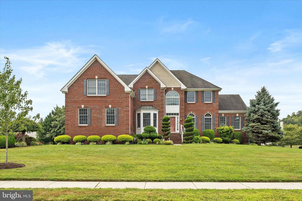 15 MEADOWLARK DR, Plainsboro, NJ 08536