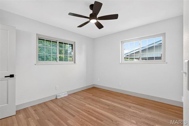 10121 Pinehurst Drive, St Louis, MO 63114