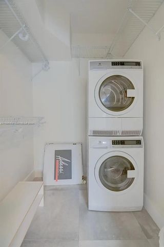 81 Edgewater Dr 104, Coral Gables, FL 33133