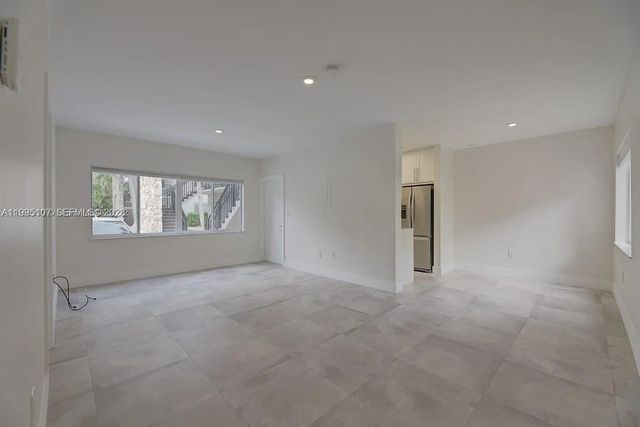 81 Edgewater Dr 104, Coral Gables, FL 33133