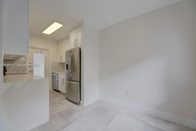 81 Edgewater Dr 104, Coral Gables, FL 33133