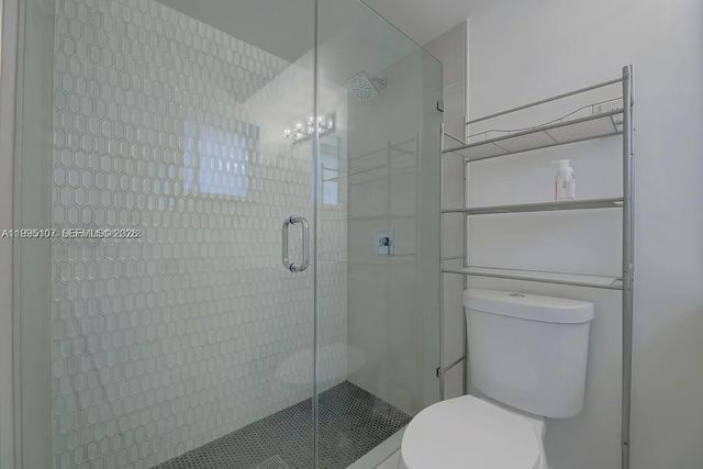 81 Edgewater Dr 104, Coral Gables, FL 33133