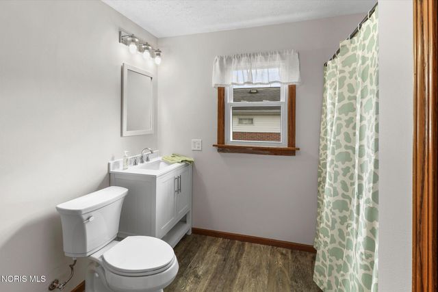 758 Barker Road, Fremont, OH 43420