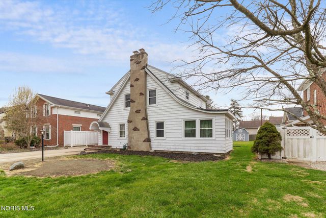 758 Barker Road, Fremont, OH 43420
