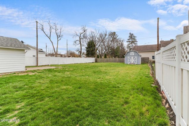 758 Barker Road, Fremont, OH 43420