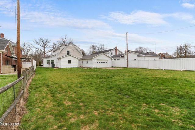 758 Barker Road, Fremont, OH 43420