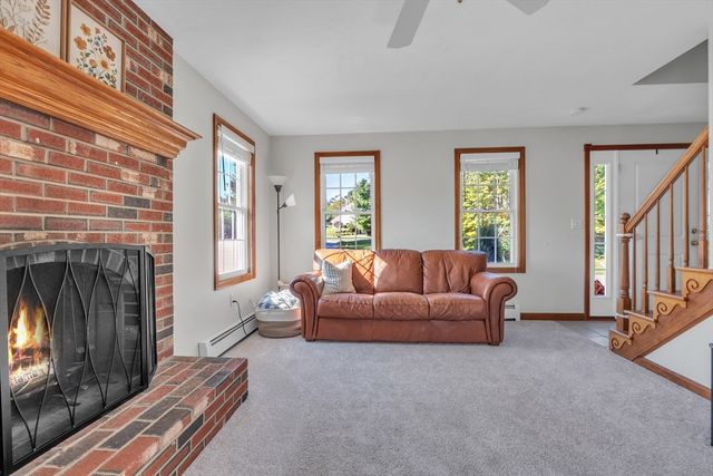 16 Richards Ave, Rutland, MA 01543