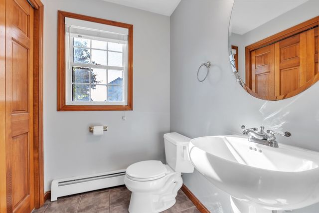 16 Richards Ave, Rutland, MA 01543