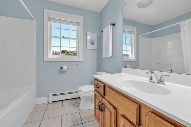 16 Richards Ave, Rutland, MA 01543