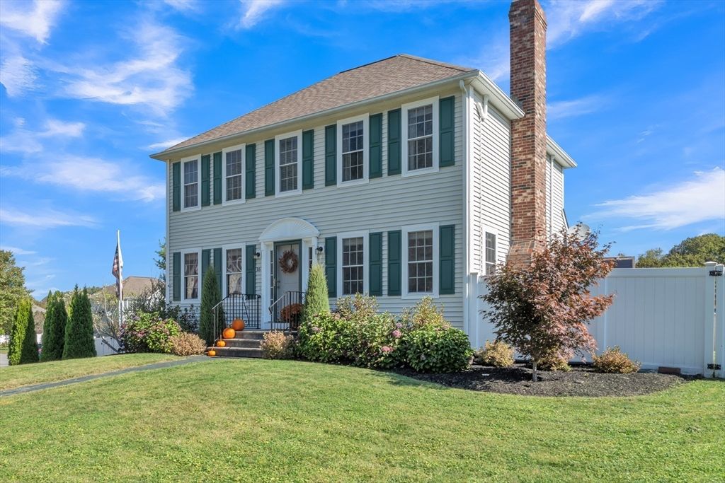 16 Richards Ave, Rutland, MA 01543