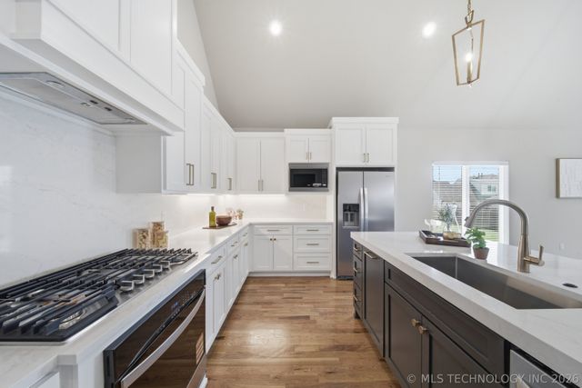 2114 E 138th Street S, Bixby, OK 74008