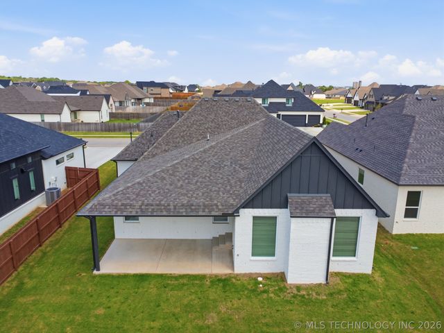 2114 E 138th Street S, Bixby, OK 74008