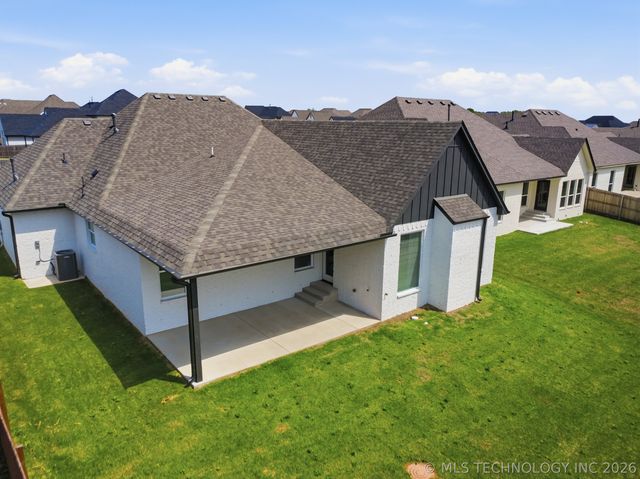2114 E 138th Street S, Bixby, OK 74008
