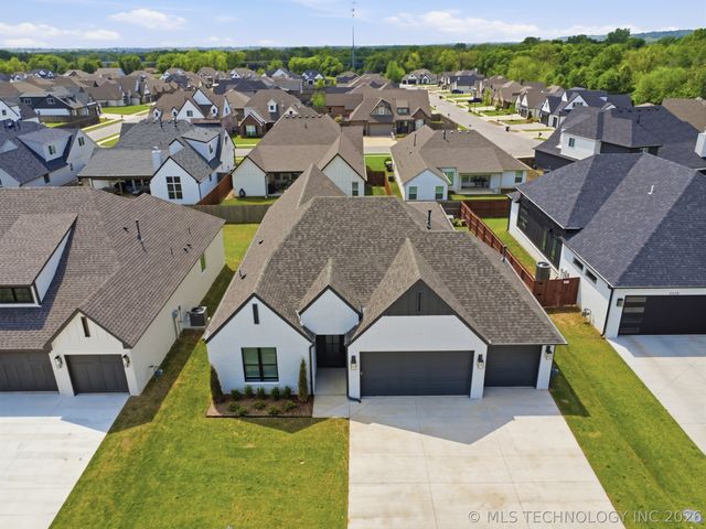 2114 E 138th Street S, Bixby, OK 74008