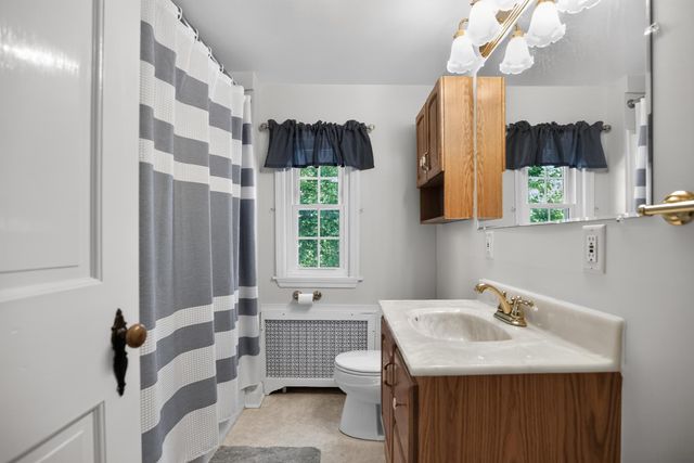 408 PENNSYLVANIA AVE, Avondale, PA 19311