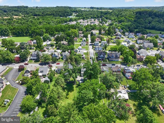 408 PENNSYLVANIA AVE, Avondale, PA 19311