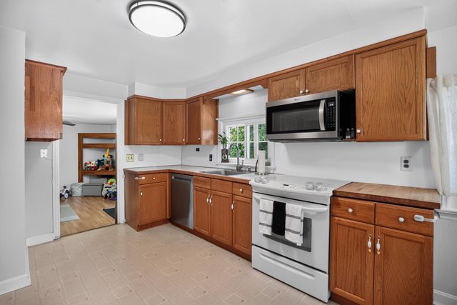 408 PENNSYLVANIA AVE, Avondale, PA 19311
