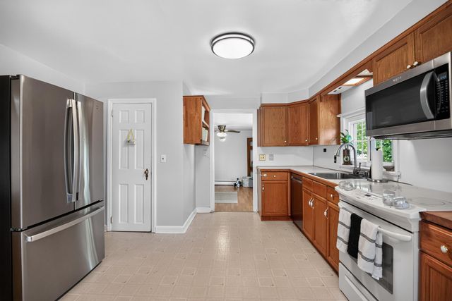 408 PENNSYLVANIA AVE, Avondale, PA 19311