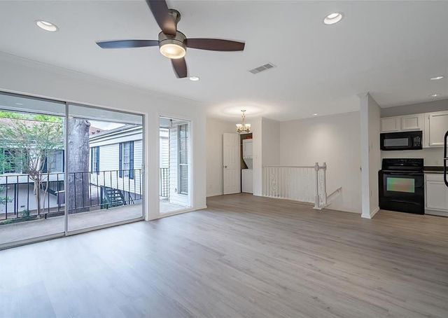 3400 Timmons Lane 32, Houston, TX 77027