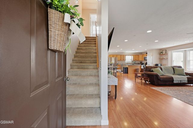 401 Klondike Circle, Kodak, TN 37764