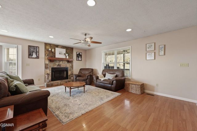 401 Klondike Circle, Kodak, TN 37764