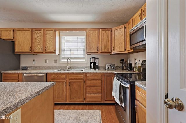 401 Klondike Circle, Kodak, TN 37764