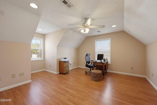 401 Klondike Circle, Kodak, TN 37764