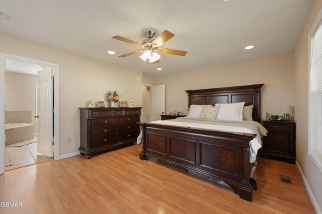 401 Klondike Circle, Kodak, TN 37764