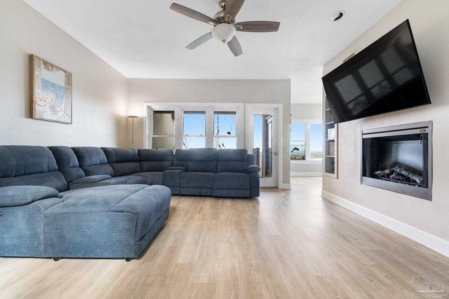 116 Baybridge Dr, Gulf Breeze, FL 32561