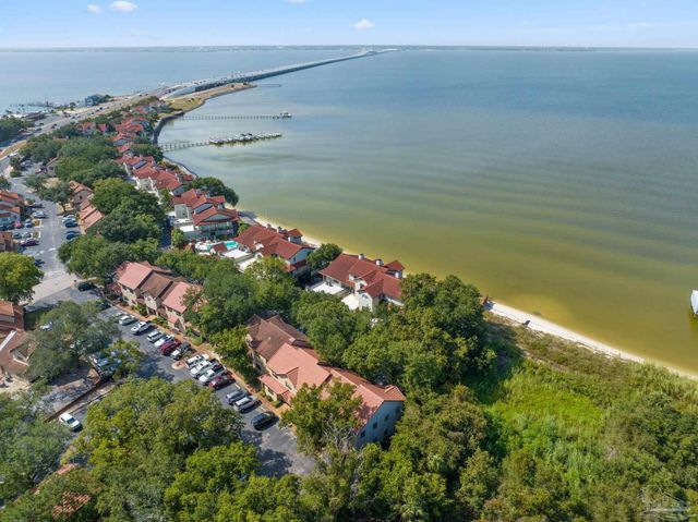 116 Baybridge Dr, Gulf Breeze, FL 32561