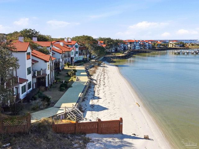 116 Baybridge Dr, Gulf Breeze, FL 32561