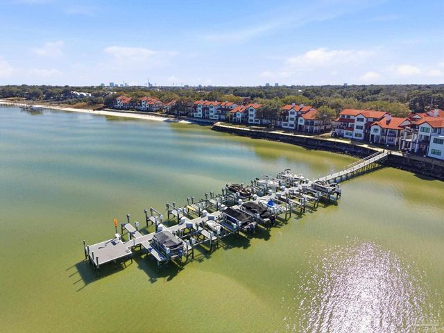 116 Baybridge Dr, Gulf Breeze, FL 32561