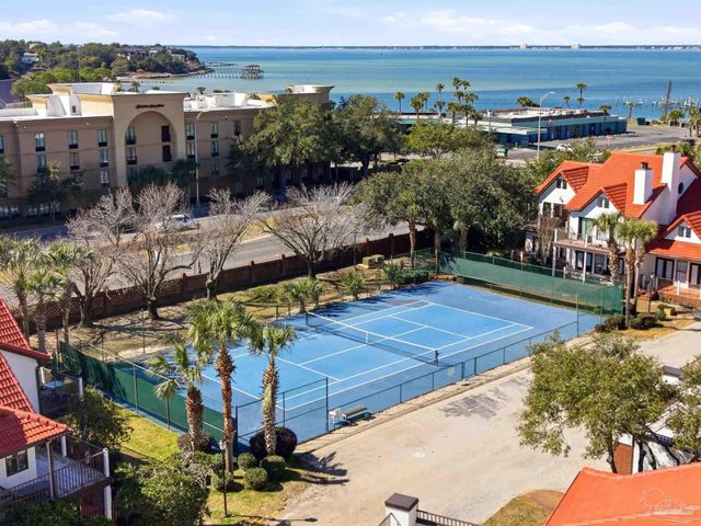 116 Baybridge Dr, Gulf Breeze, FL 32561