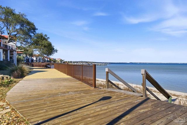 116 Baybridge Dr, Gulf Breeze, FL 32561